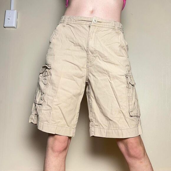 Baggy Cream Cargo Shorts Shorts - Picture 2 of 5